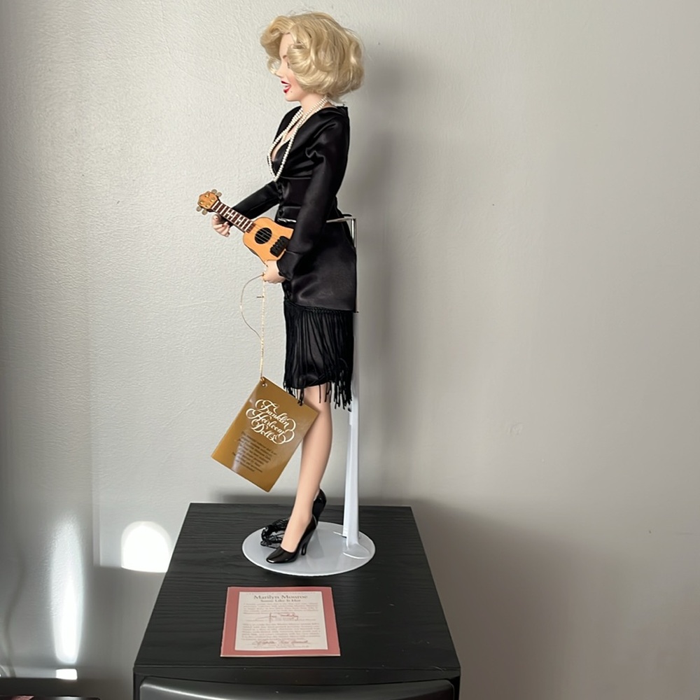 Marilyn Monroe- Some Like it Hot-Doll - Picture 4 of 10